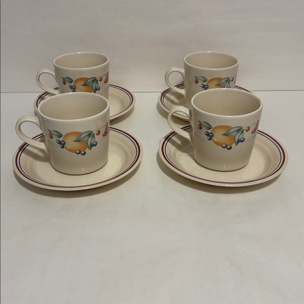 4 Corelle Abundance Cups stoneware and 4 Saucers USA